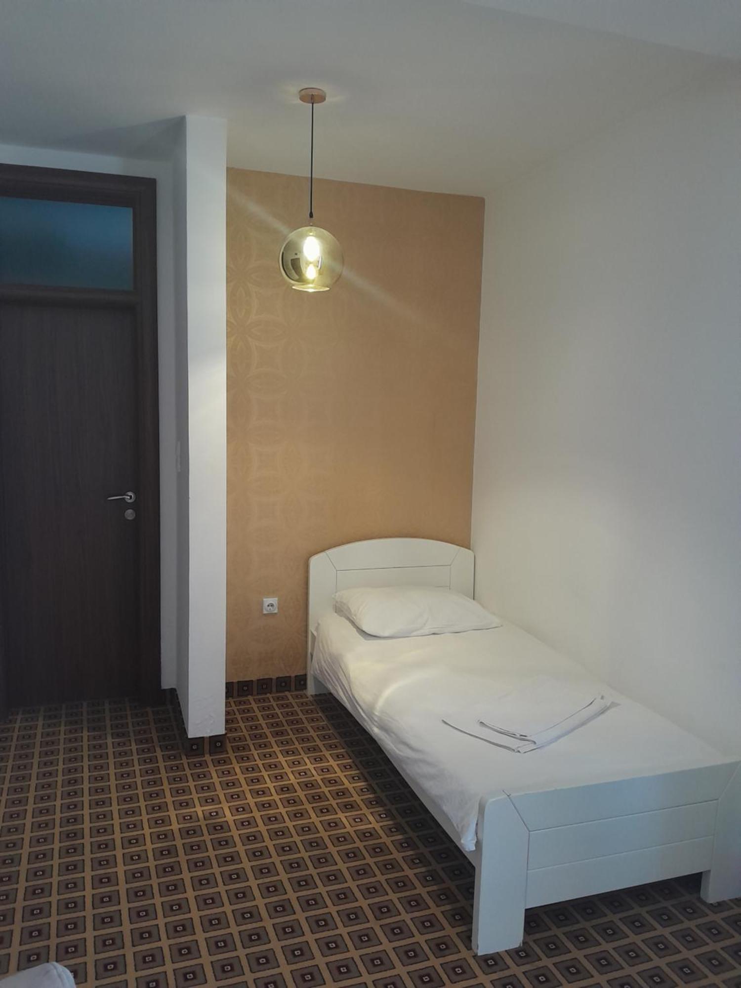 Hotel Victoria Lukavica Esterno foto